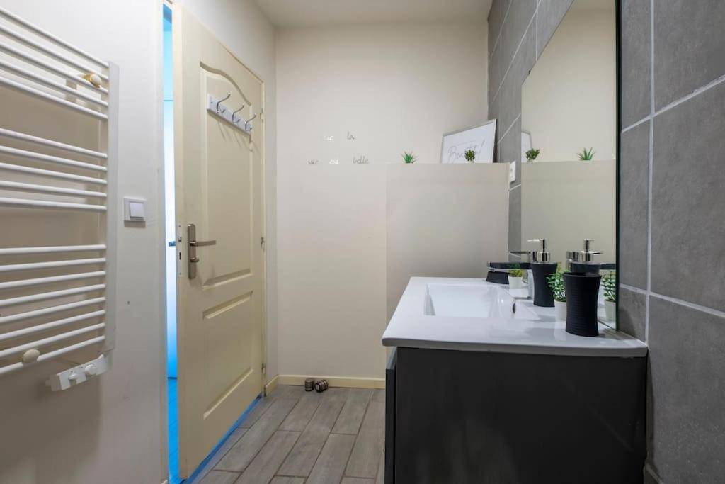 Photo of Bathroom in Nazelles-Negron