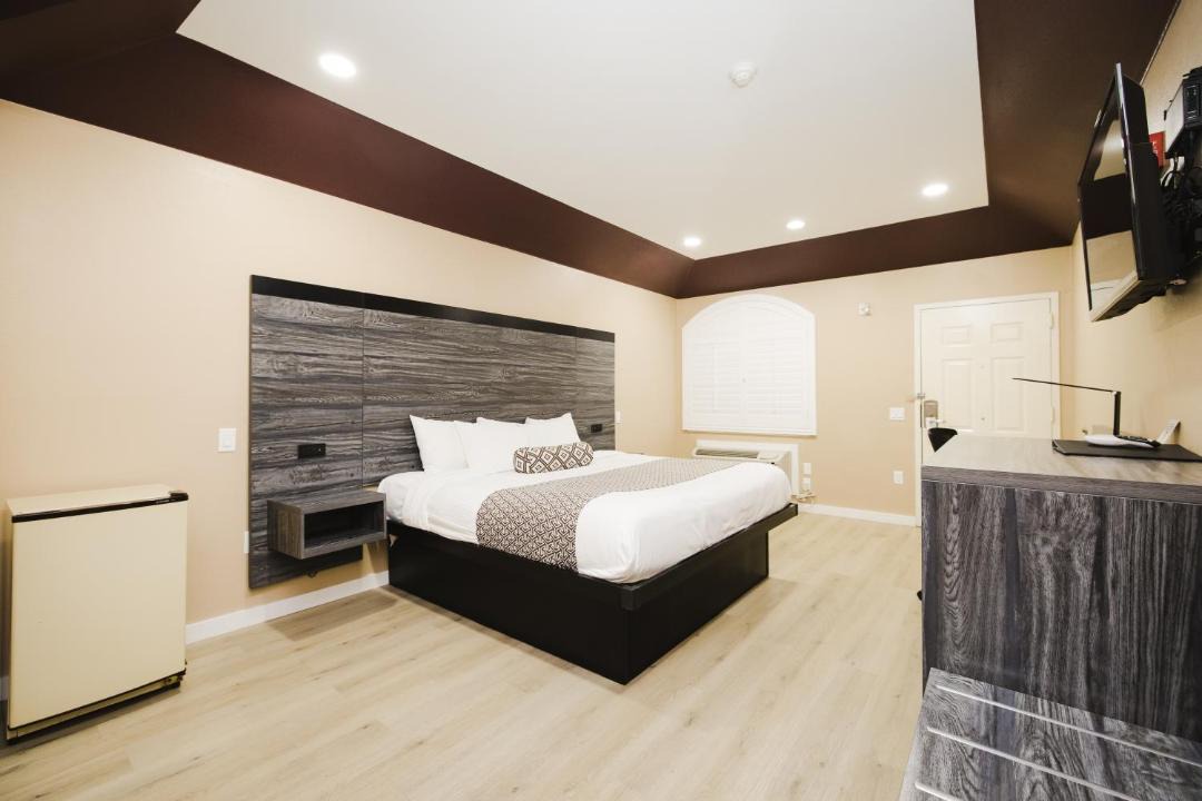 Photo of Bedroom in Channelview