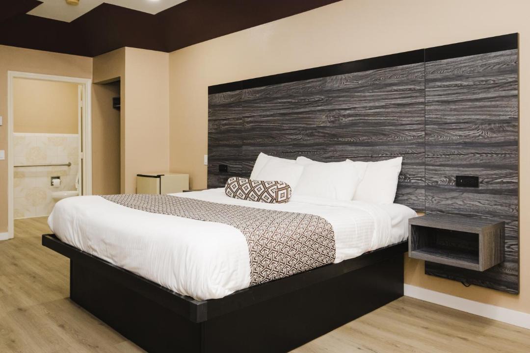 Photo of Bedroom in Channelview