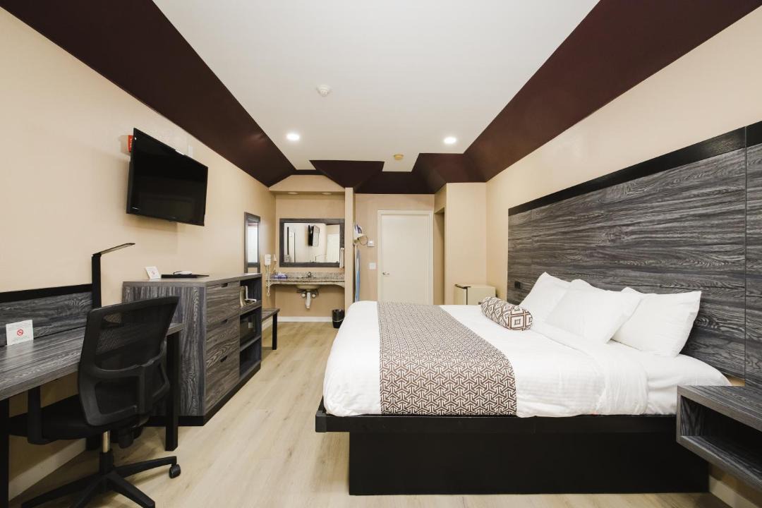 Photo of Bedroom in Channelview