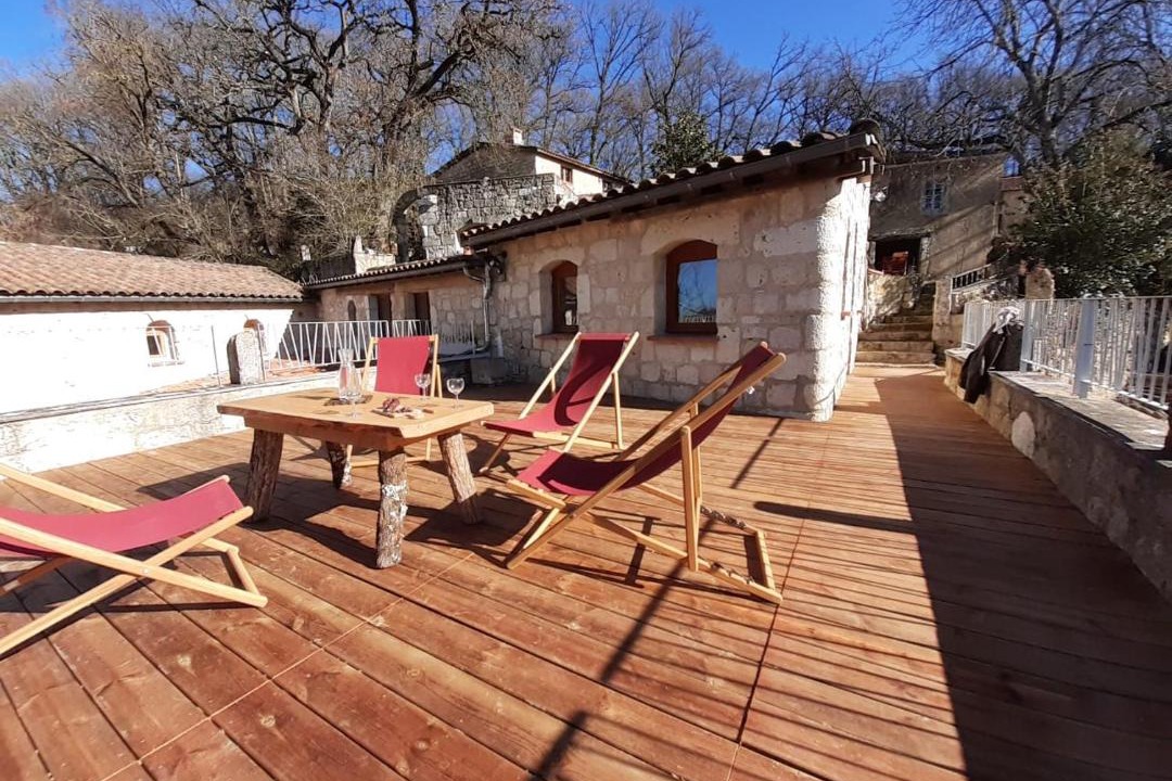 Photo of Patio Balcony in L'Isle-Bouzon