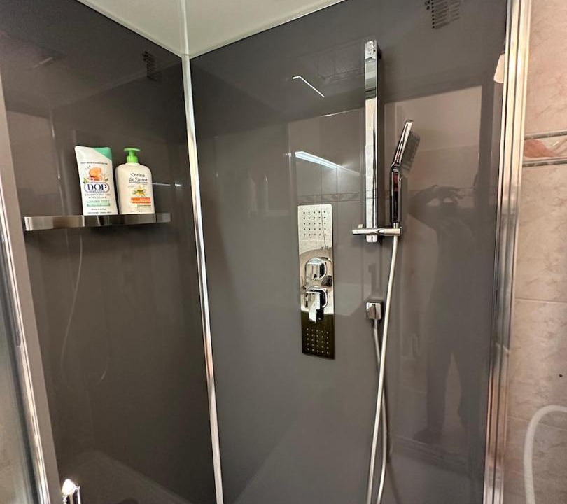 Photo of Bathroom in Le Plessis-Robinson