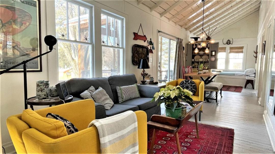 Photo of Livingroom in Lakeside