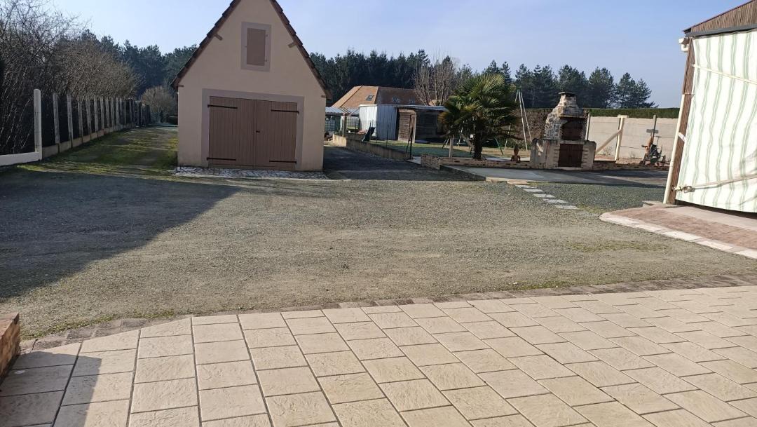 Photo of Buildings in Cerans-Foulletourte