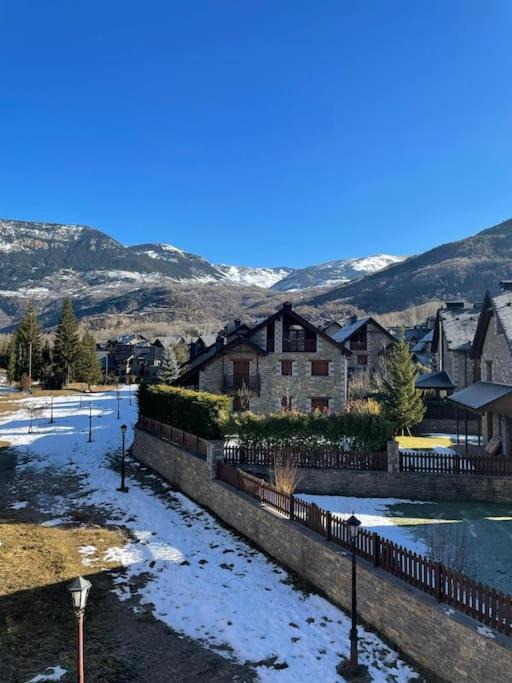 Photo of Outdoor in Linsoles