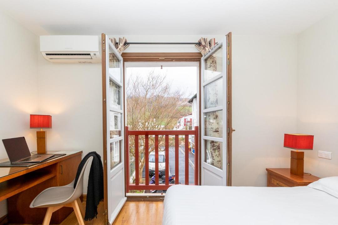 Photo of Bedroom in Sare