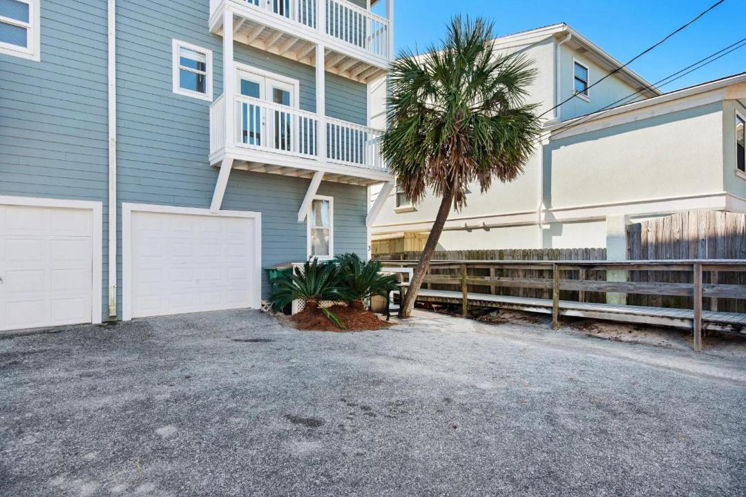 Photo of Others in Crystal Beach