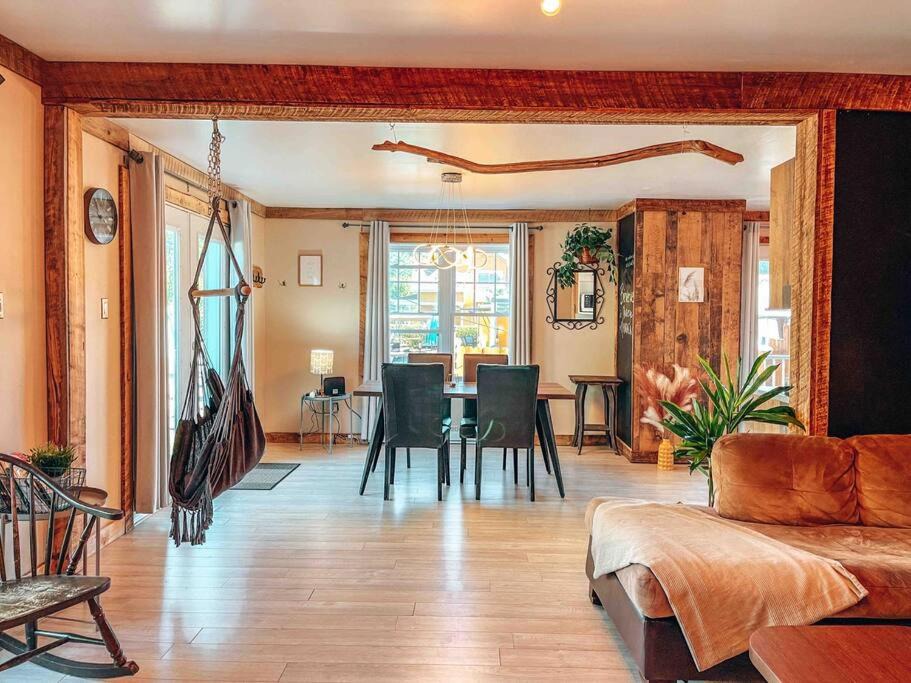 Photo of Livingroom in Saint-Mathieu-du-Parc