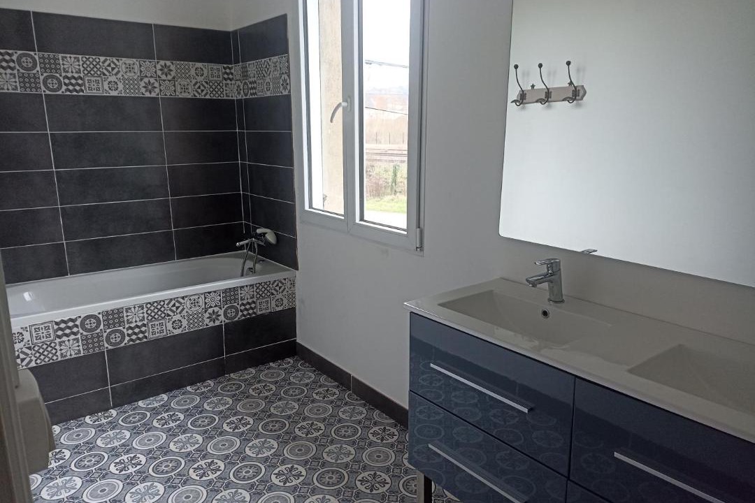 Photo of Others in Rousson