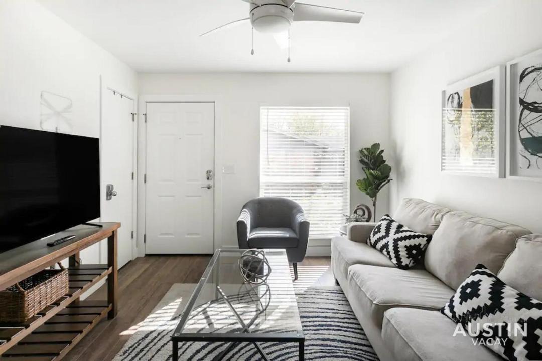 Photo of Livingroom in Parker Lane