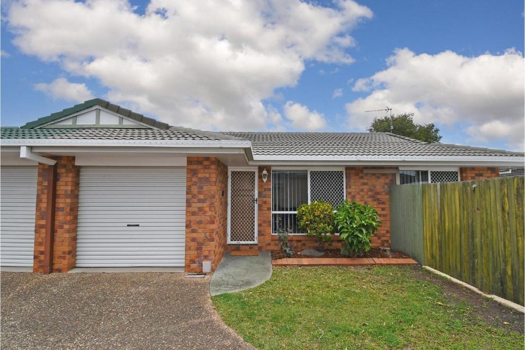 Photo of Buildings in Pialba