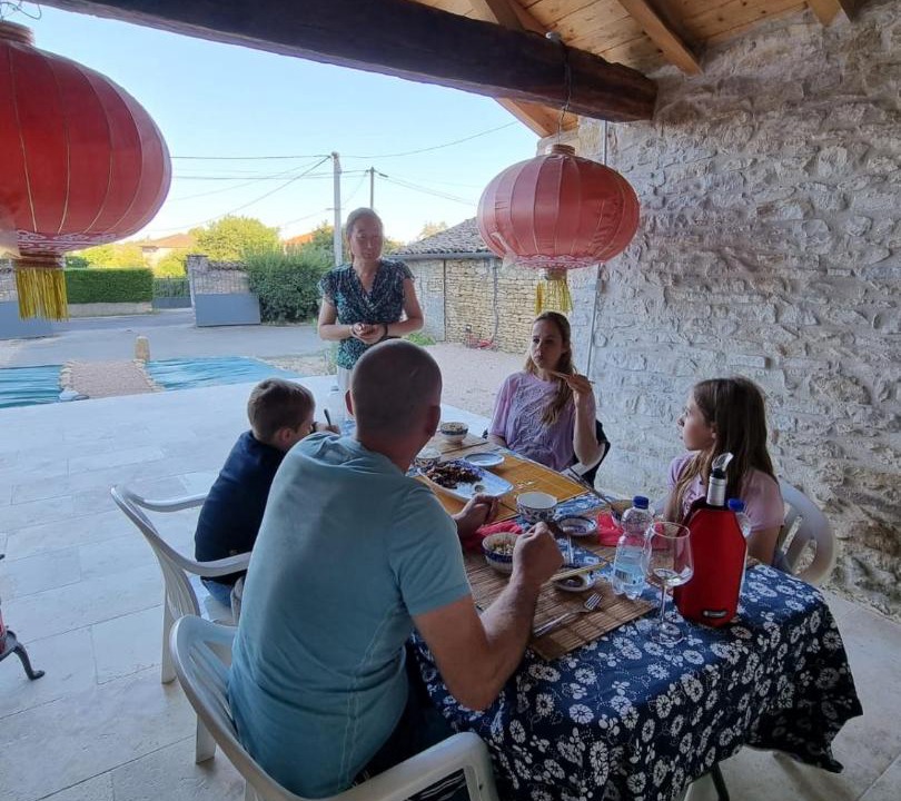 Photo of Others in Sance