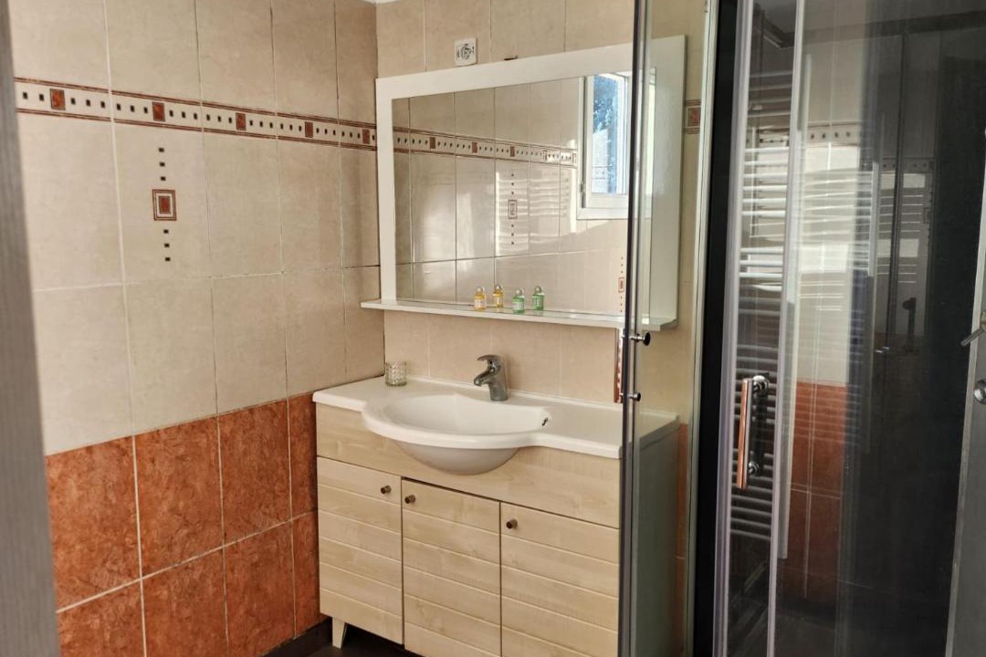 Photo of Bathroom in Auvers-sur-Oise