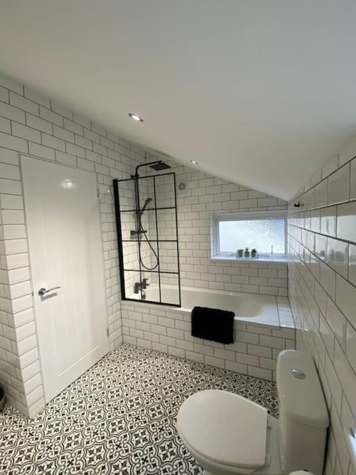 Photo of Bathroom in Cwmcarn