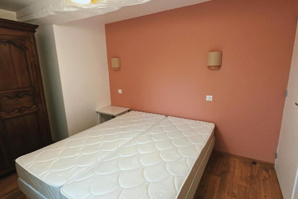 Photo of Bedroom in Isigny-le-Buat