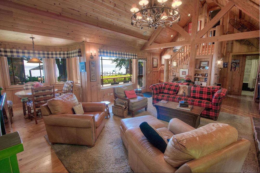 Photo of Livingroom in Homewood