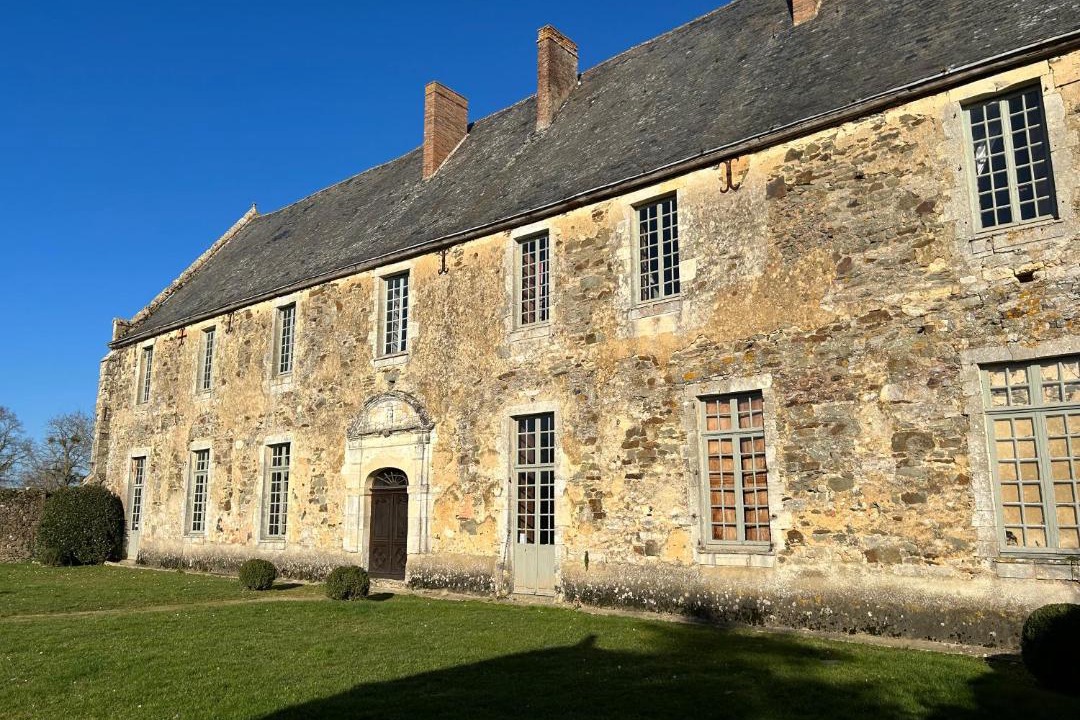 Photo of Buildings in Rouez