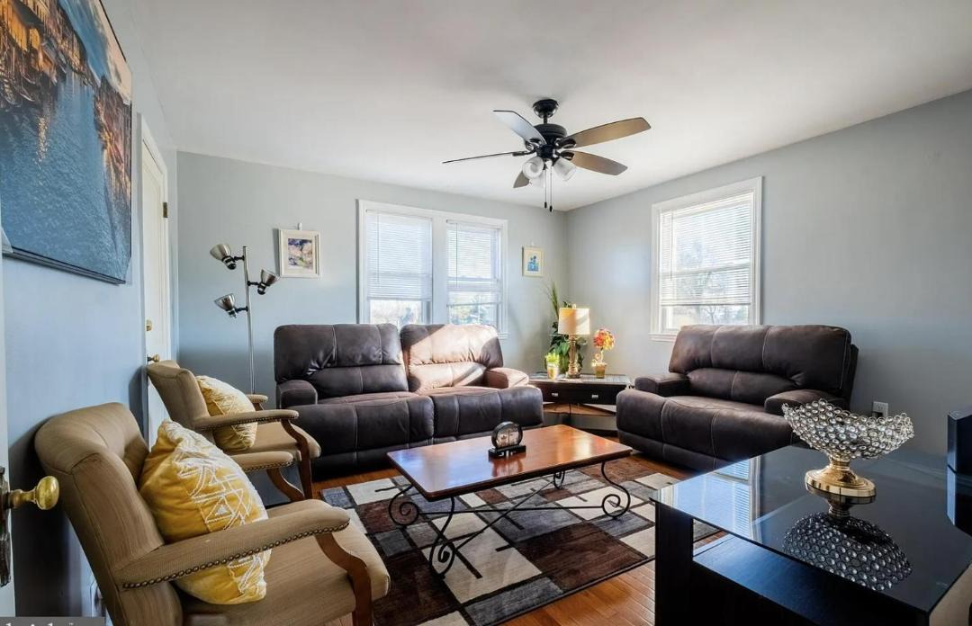 Photo of Livingroom in Woodlawn