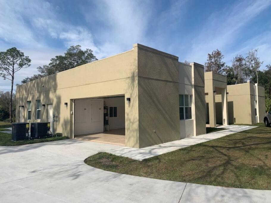 Photo of Buildings in Wedgefield