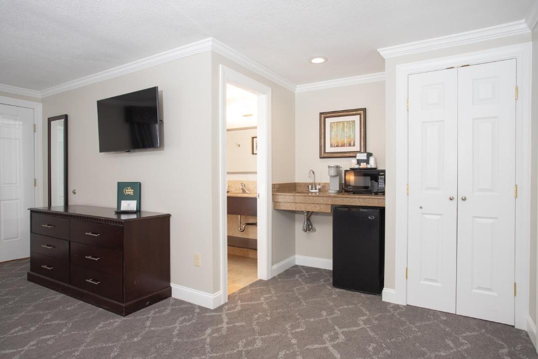 Photo of Others in Bartlett