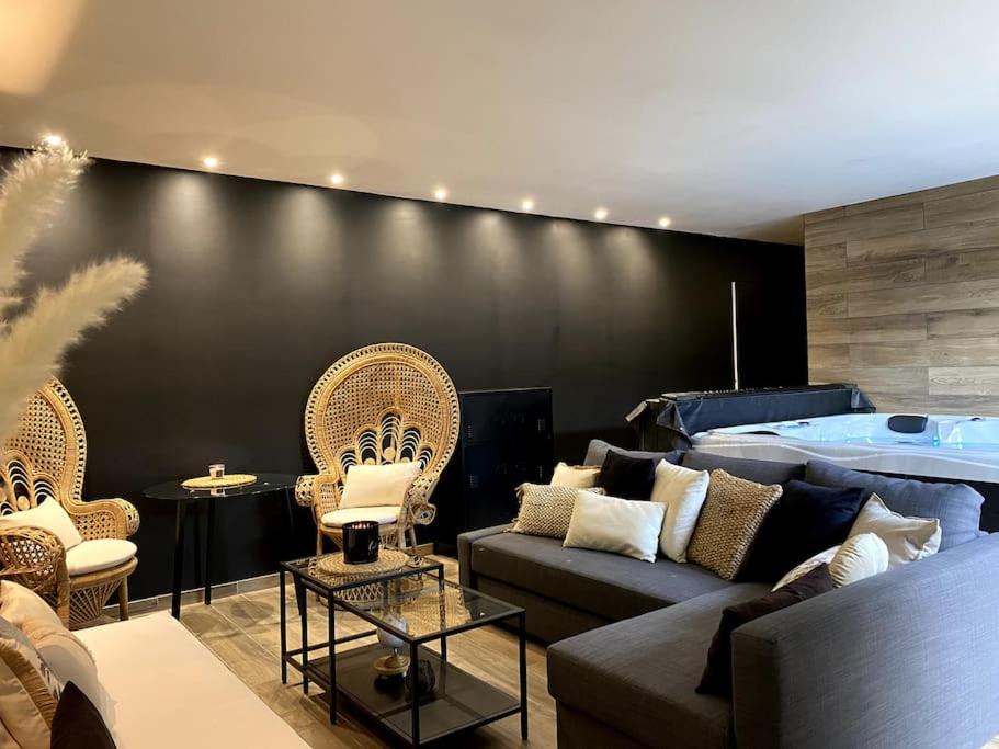 Photo of Livingroom in Aulnoy-lez-Valenciennes