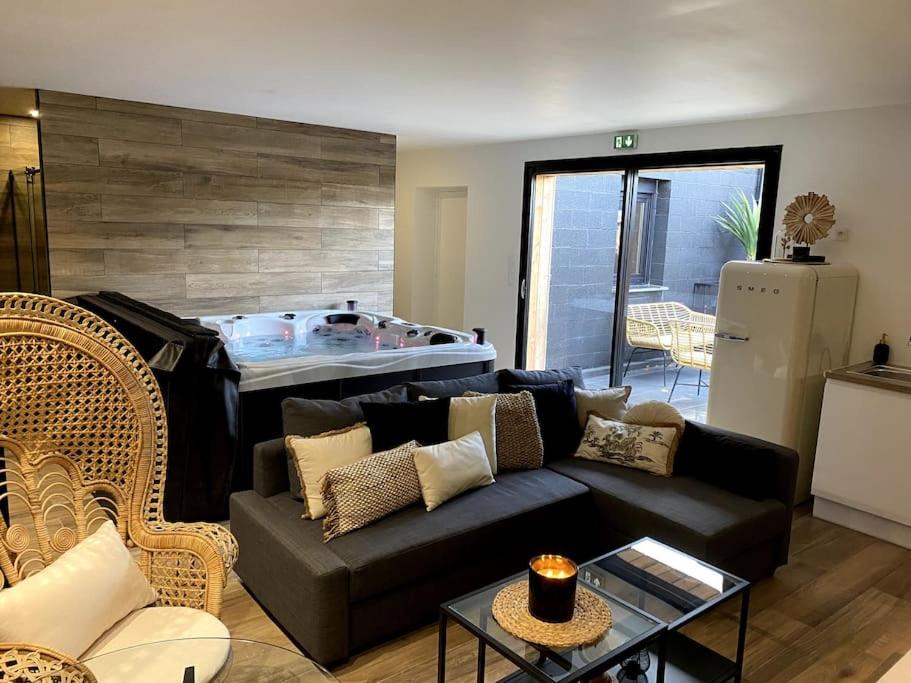 Photo of Livingroom in Aulnoy-lez-Valenciennes