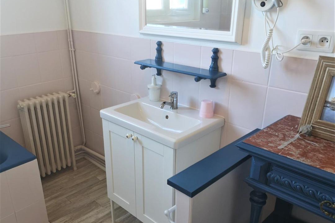 Photo of Bathroom in Criquebeuf-en-Caux