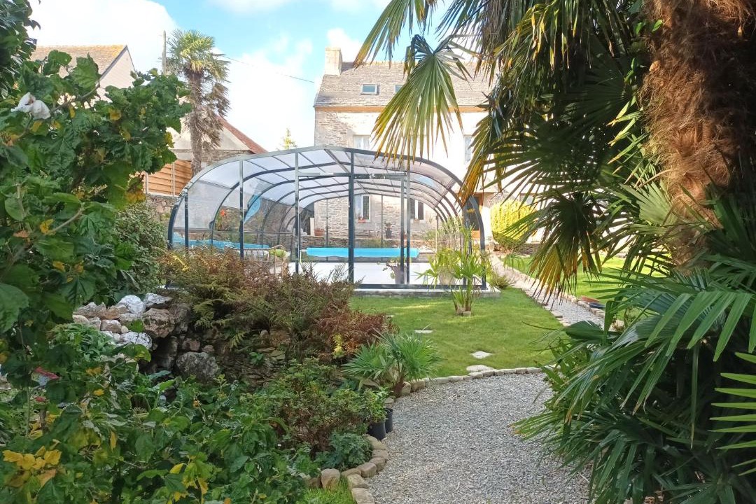 Photo of Buildings in Guiclan