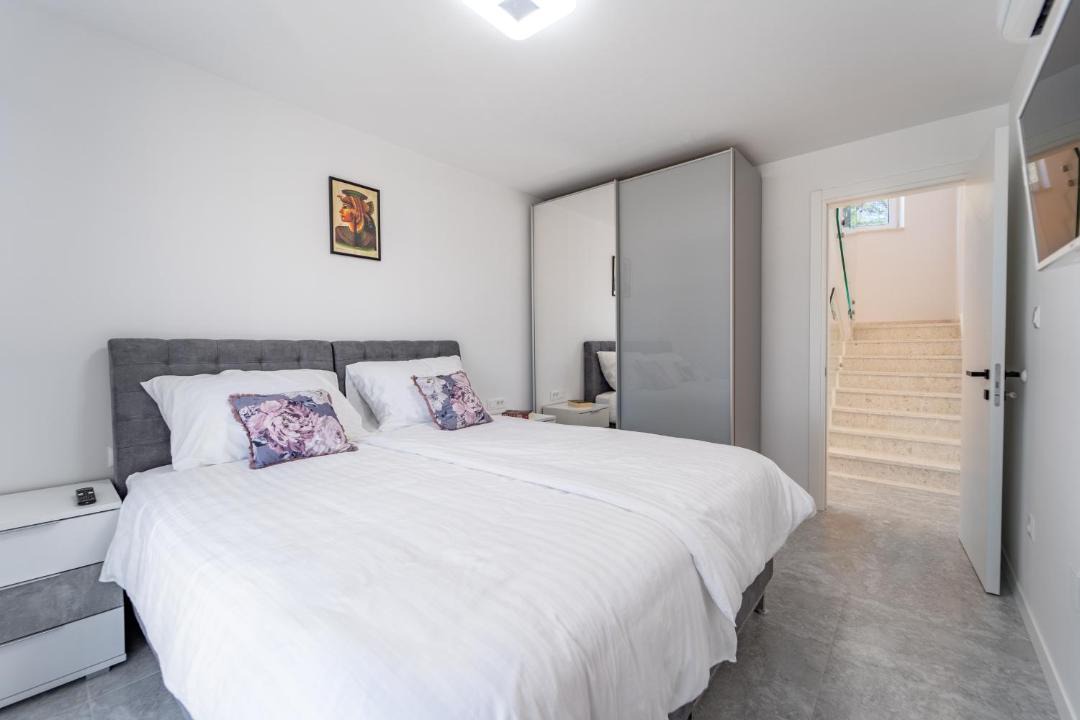 Photo of Bedroom in Sumartin