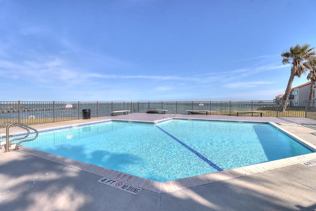 Photo of Outdoor in Harbor Oaks