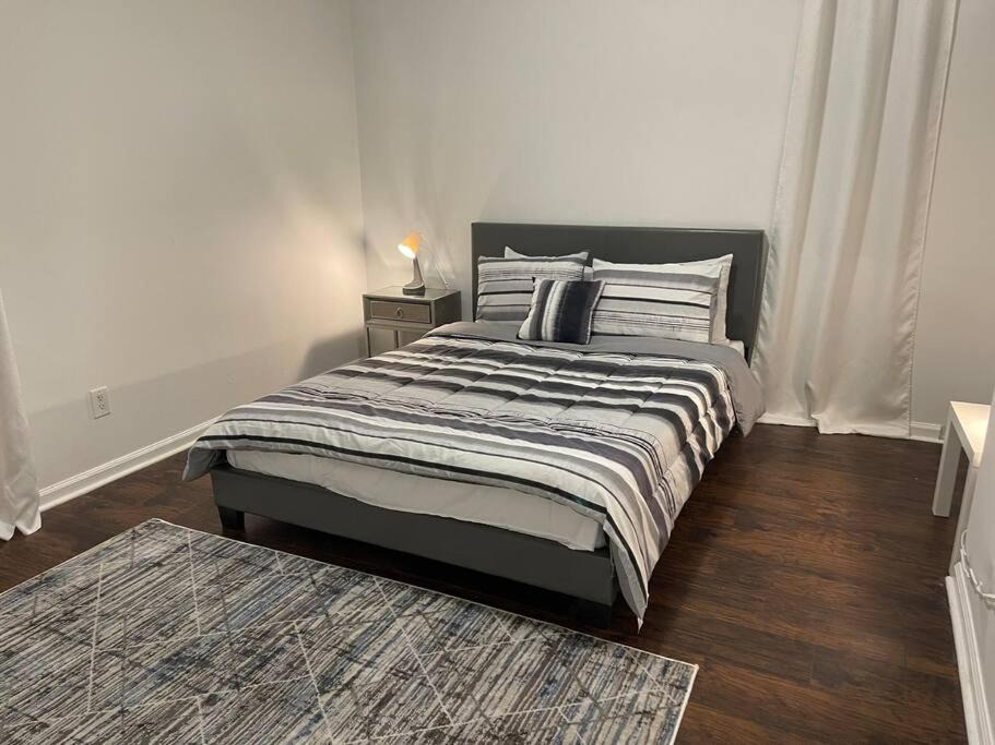 Photo of Bedroom in Woodland Hills