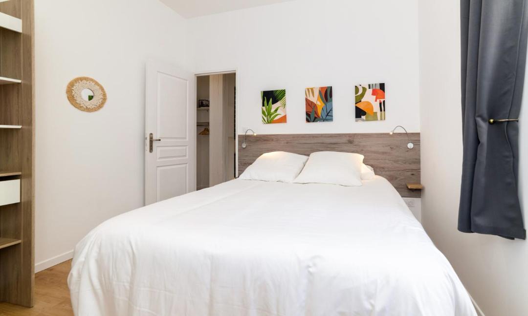 Photo of Bedroom in Tournus