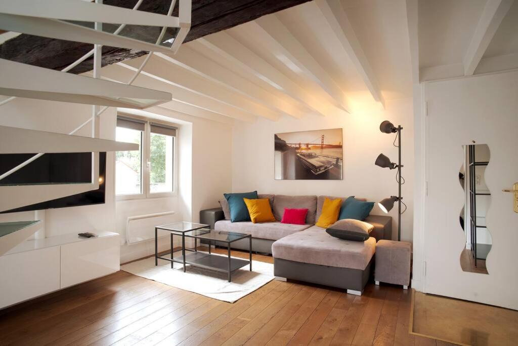 Photo of Livingroom in Saint-Germain-en-Laye