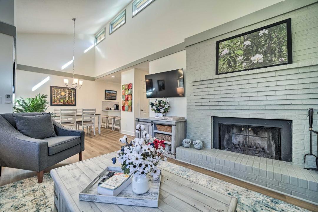Photo of Livingroom in Sapphire