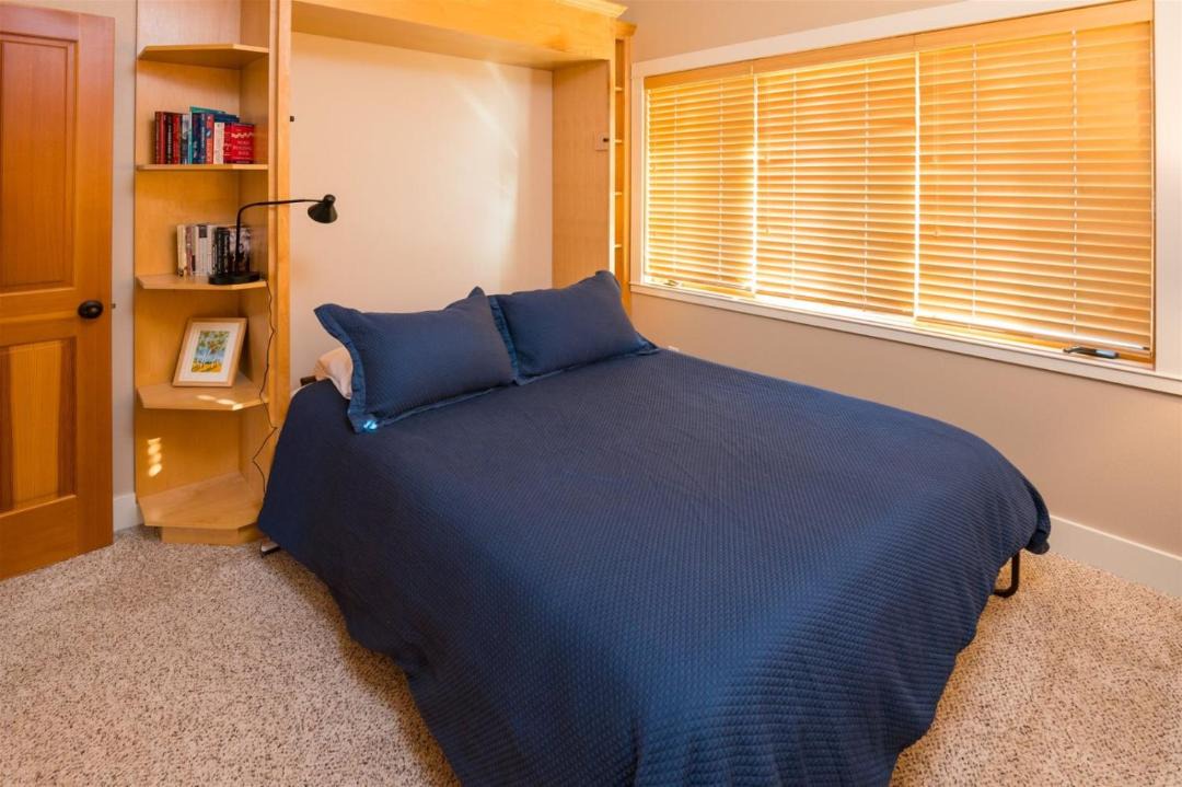 Photo of Others in Sisters