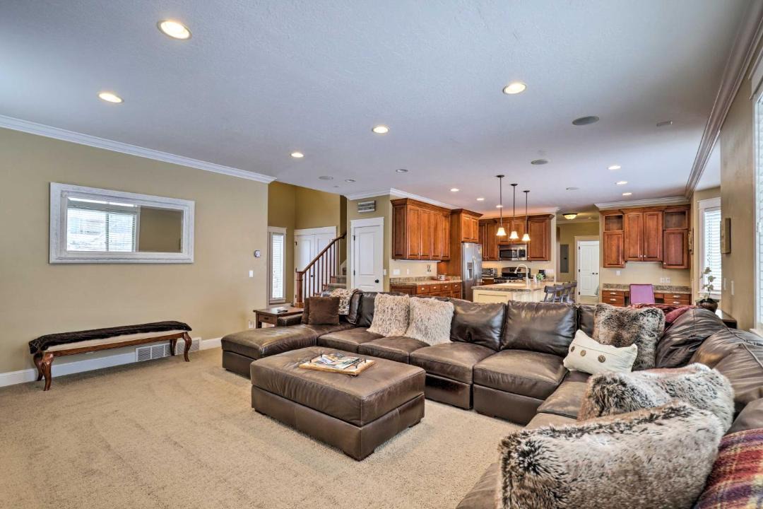 Photo of Livingroom in Midway