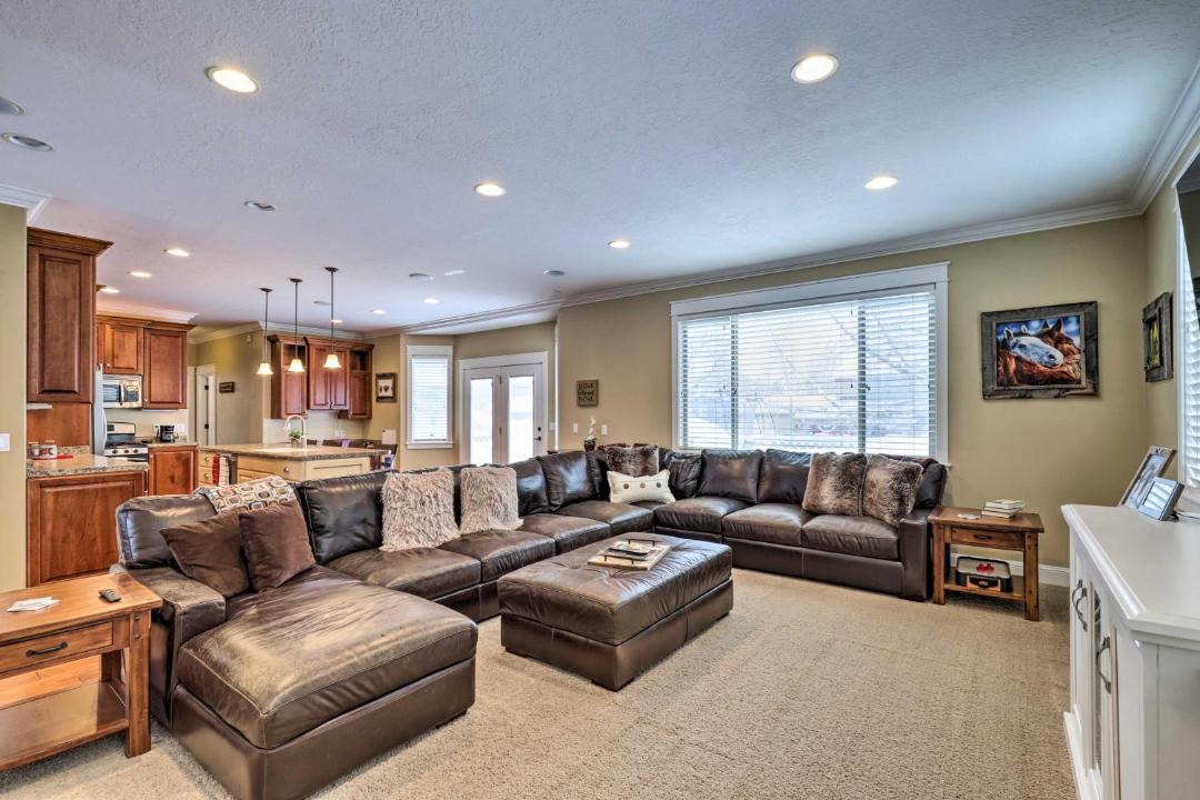 Photo of Livingroom in Midway