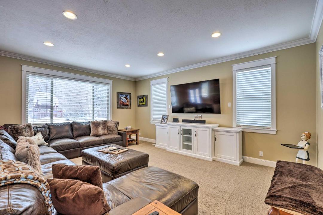 Photo of Livingroom in Midway