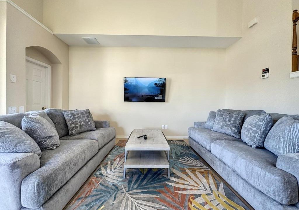 Photo of Livingroom in Windsor Palms
