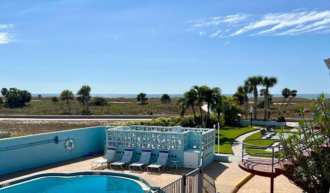 Photo of Patio Balcony in Treasure Island