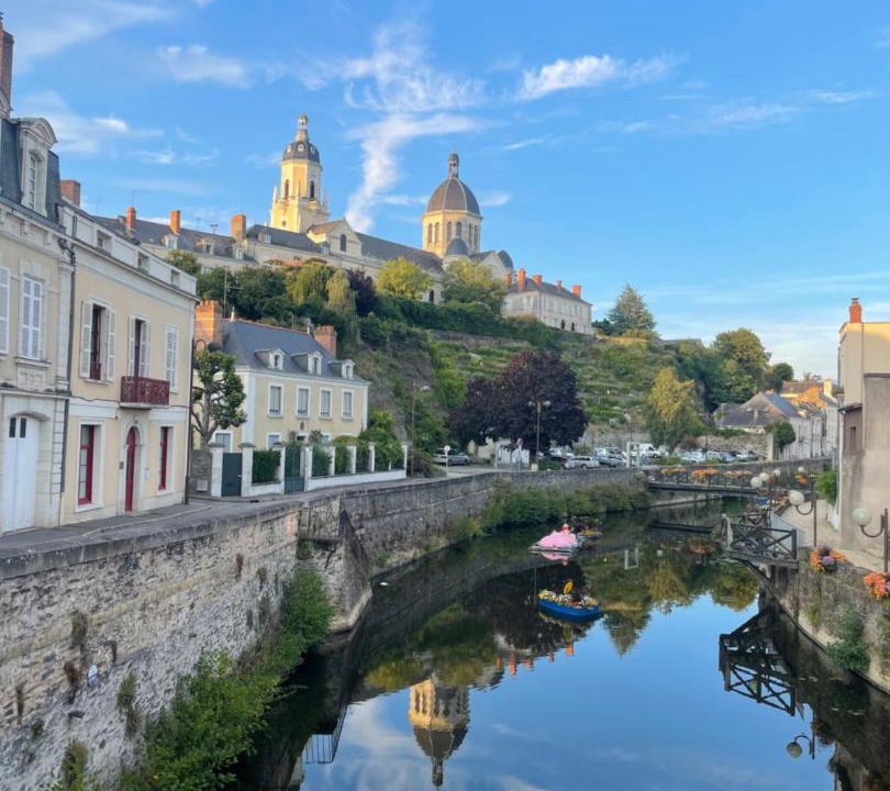 Photo of Others in Segre