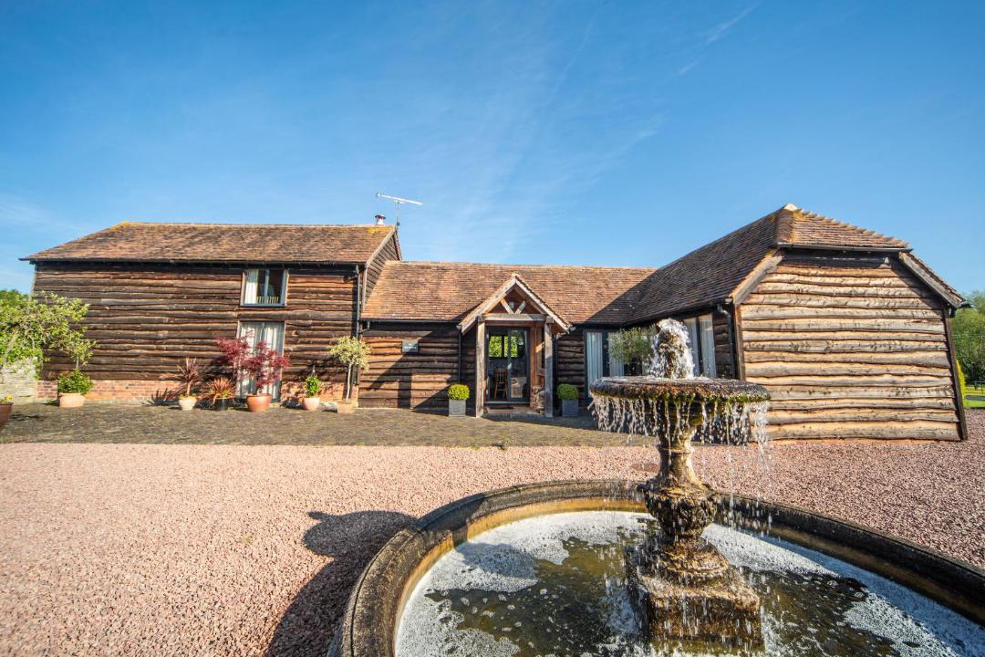 Photo of Buildings in Broughton Hackett