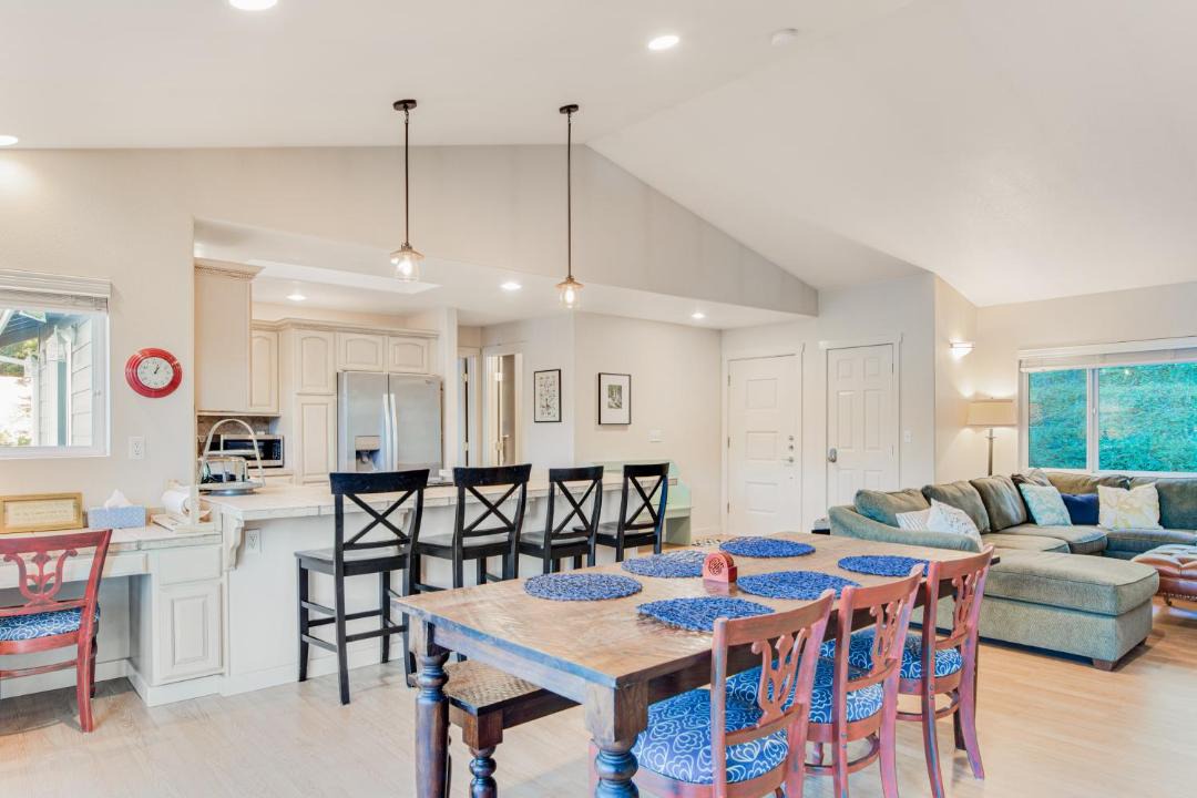 Photo of Livingroom in Allyn-Grapeview