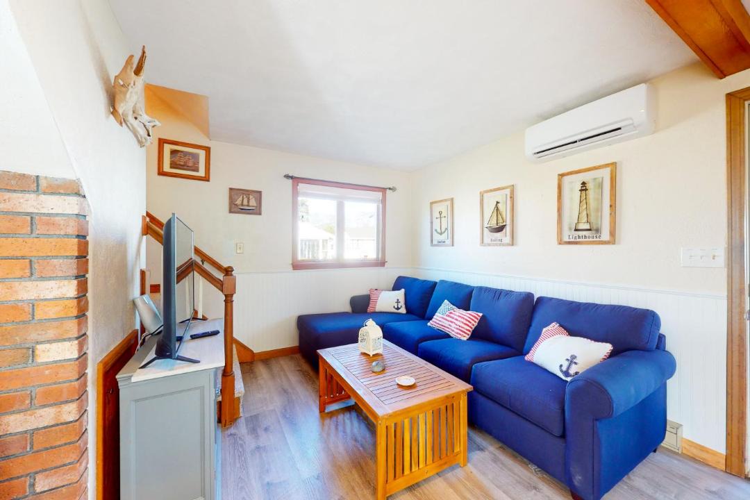 Photo of Livingroom in Wareham Center