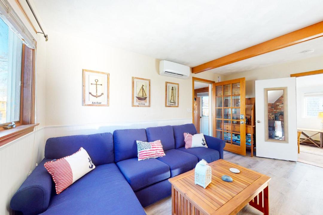 Photo of Livingroom in Wareham Center