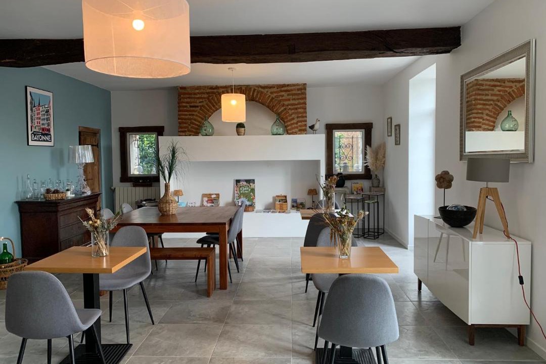 Photo of Livingroom in Narrosse