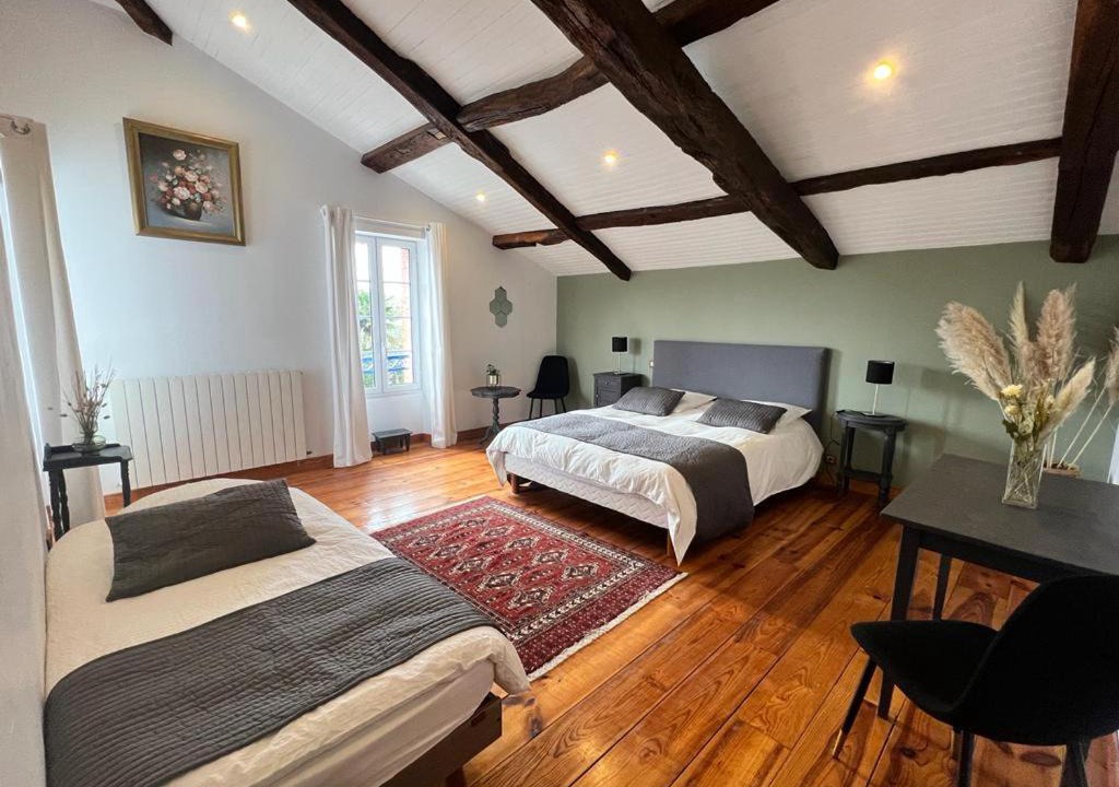 Photo of Bedroom in Narrosse