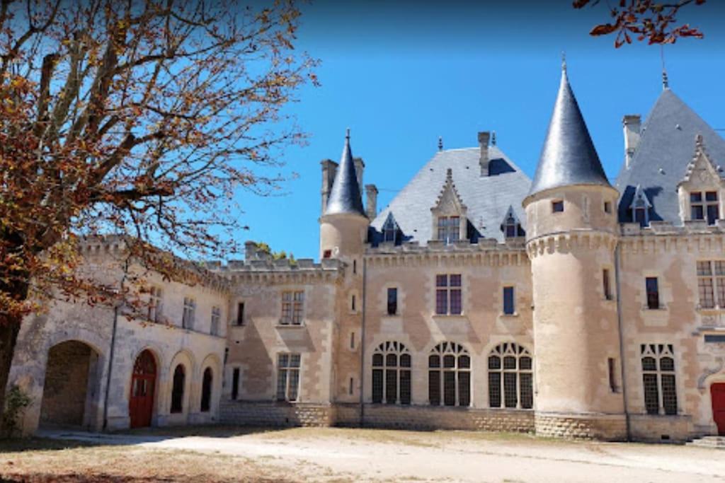 Photo of Buildings in Gensac