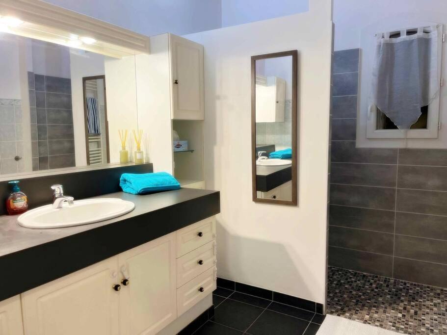 Photo of Bathroom in Gensac