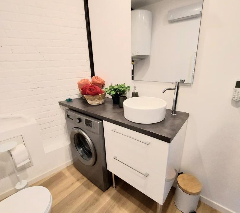 Photo of Bathroom in Maubeuge